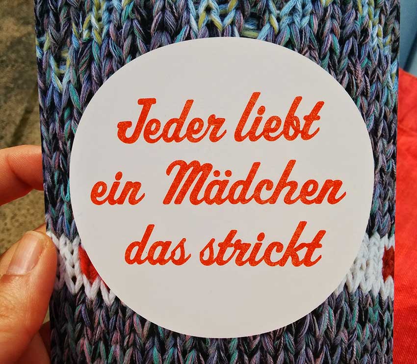 strickimicki_jeder_liebt_ein_maedchen_das_strickt